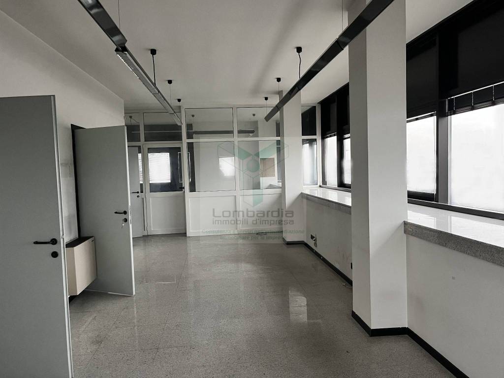 ufficio in affitto a Dalmine in zona Guzzanica