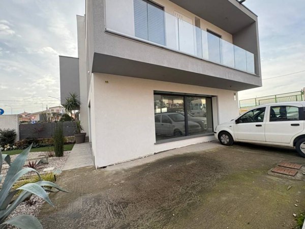 negozio in affitto a Dalmine in zona Guzzanica