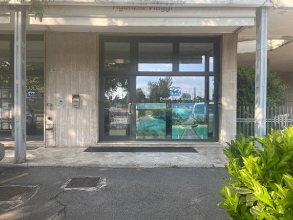 negozio in affitto a Dalmine in zona Guzzanica