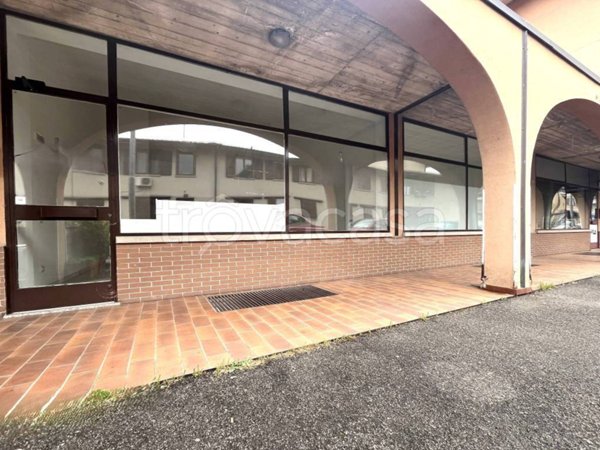 negozio in affitto a Dalmine