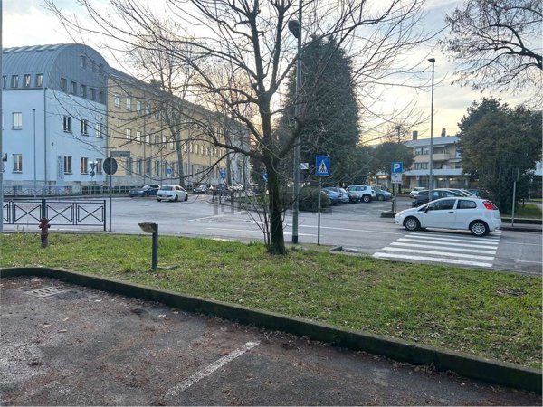 negozio in affitto a Dalmine in zona Sforzatica Sant'Andrea