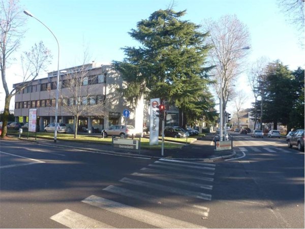 negozio in affitto a Dalmine in zona Sforzatica Sant'Andrea