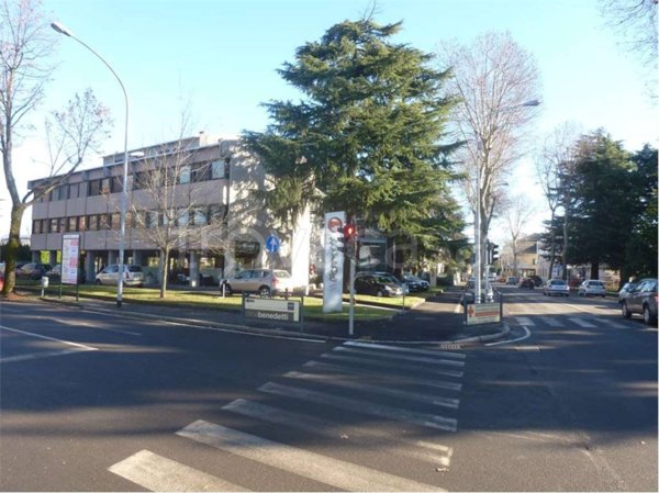 ufficio in affitto a Dalmine in zona Sforzatica Sant'Andrea