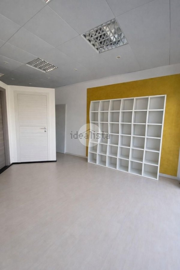 locale commerciale in affitto a Dalmine in zona Sforzatica Santa Maria d'Oleno