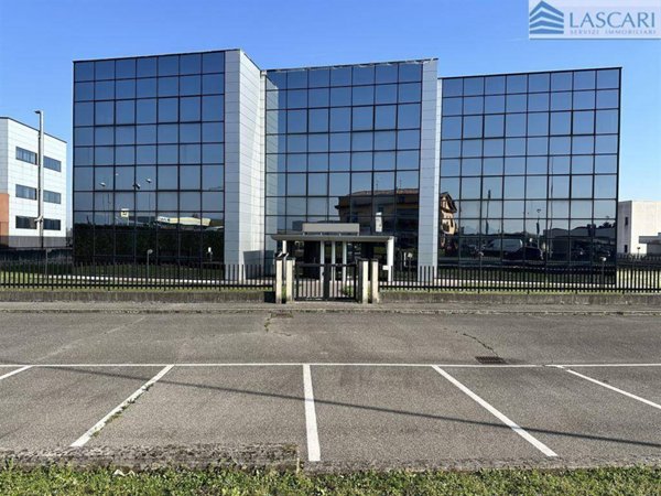 intera palazzina in affitto a Dalmine in zona Guzzanica