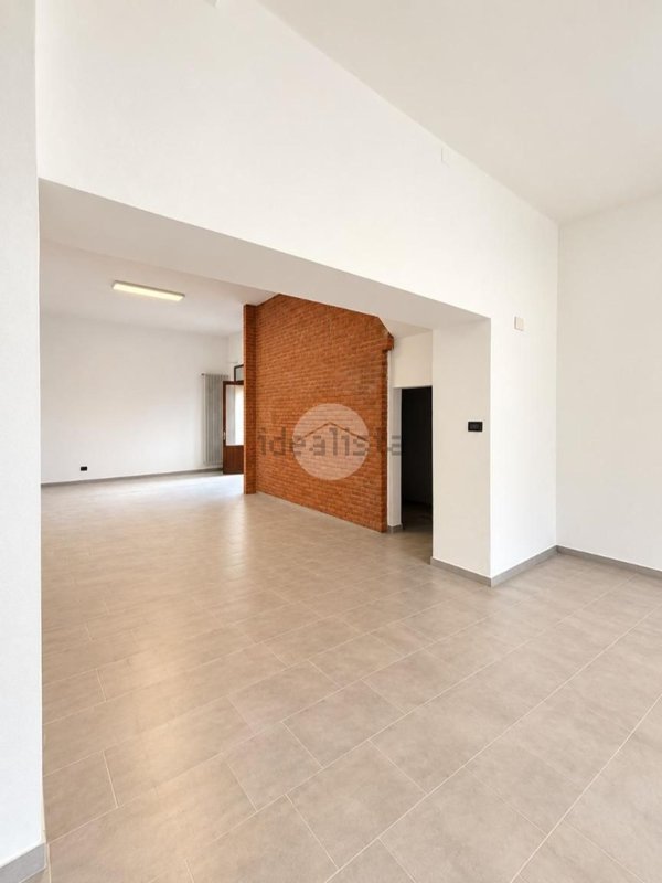 negozio in affitto a Dalmine in zona Mariano al Brembo