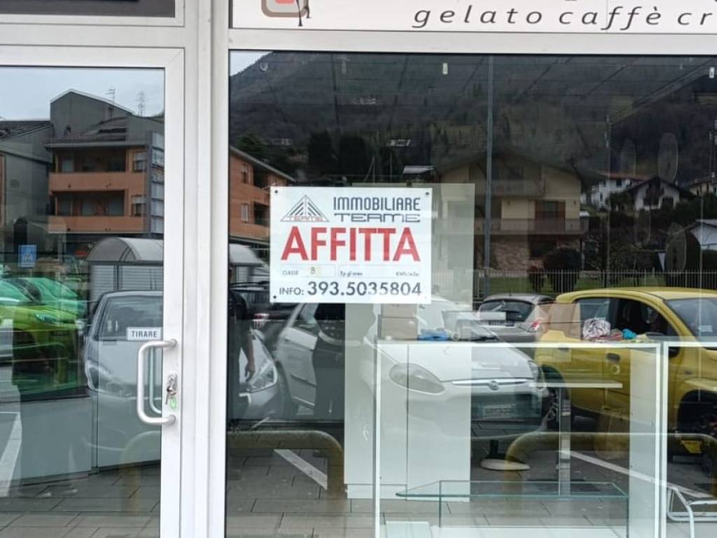 negozio in affitto ad Endine Gaiano in zona Piangaiano
