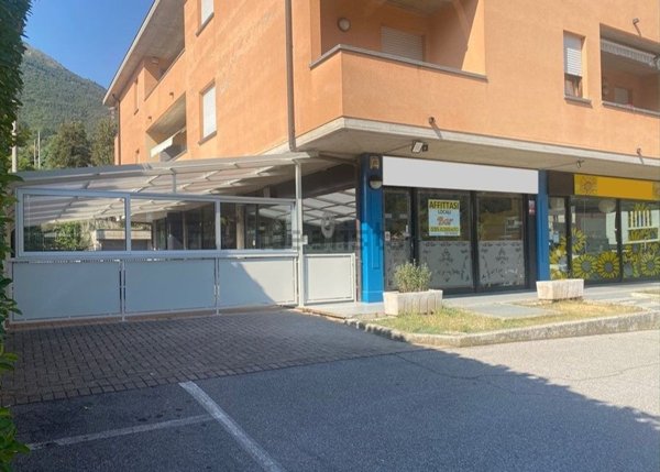 negozio in affitto ad Endine Gaiano