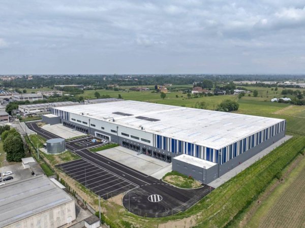 locale commerciale in affitto a Fara Gera d'Adda in zona Badalasco