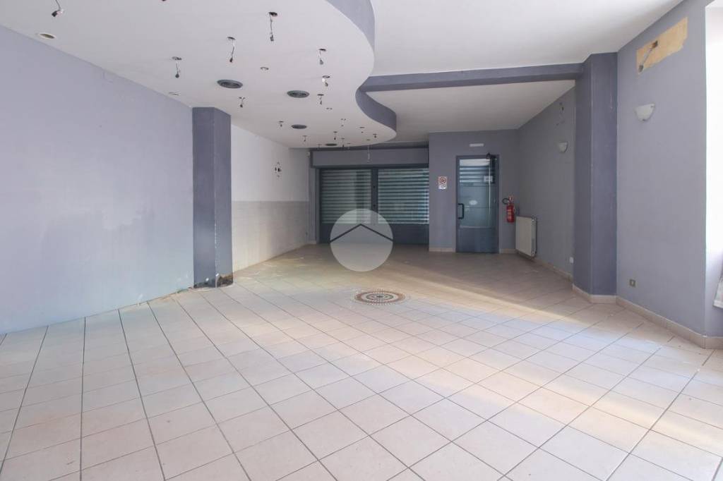 negozio in affitto a Fara Gera d'Adda