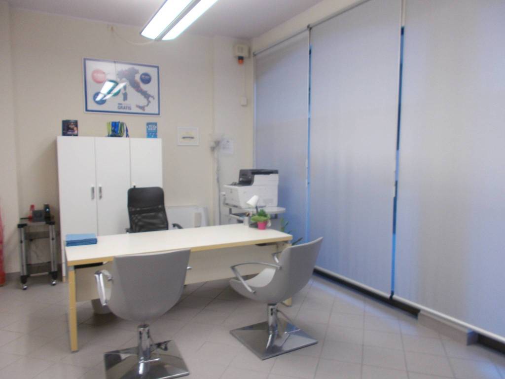 negozio in affitto a Fara Gera d'Adda