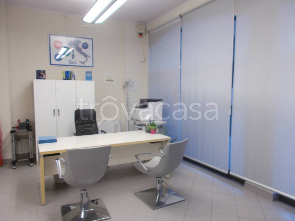 negozio in affitto a Fara Gera d'Adda