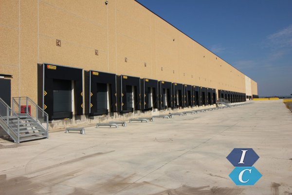 capannone in affitto a Fara Gera d'Adda