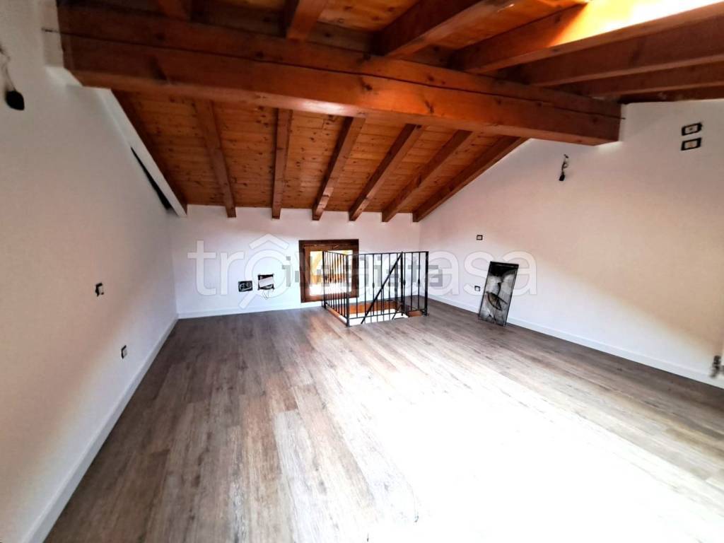 casa indipendente in affitto a Gandino