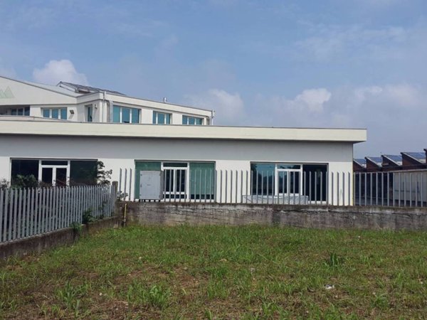 locale commerciale in affitto a Ghisalba