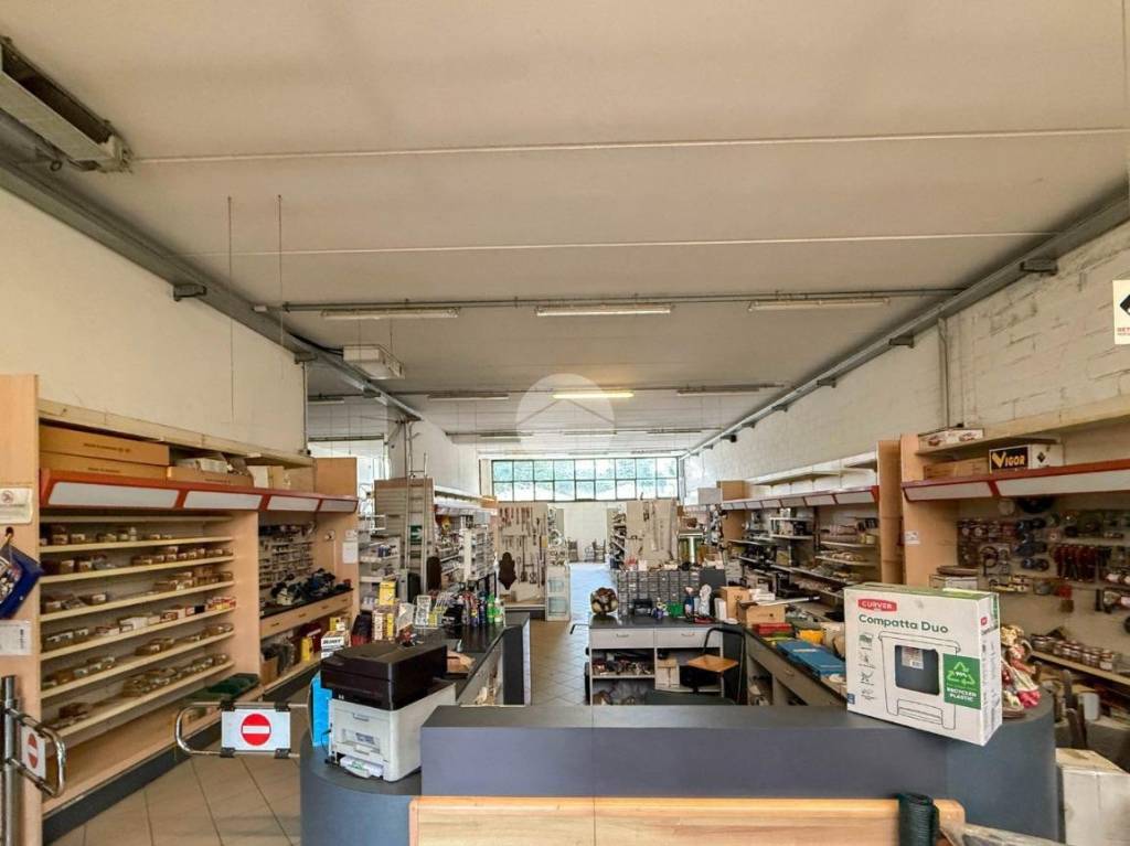 negozio in affitto a Ghisalba