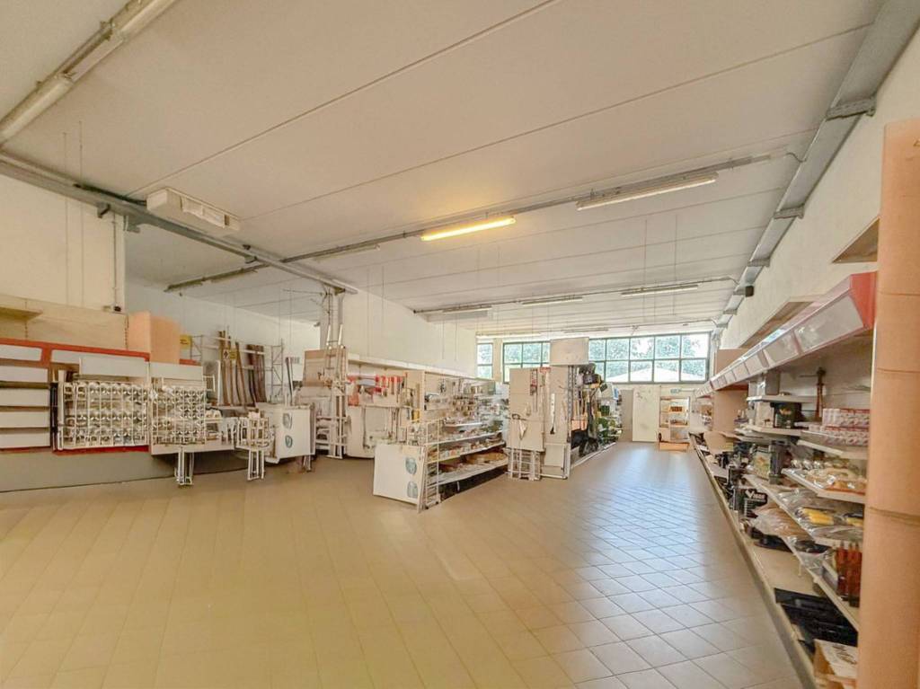 negozio in affitto a Ghisalba