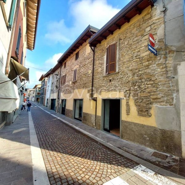 appartamento in affitto a Gorlago
