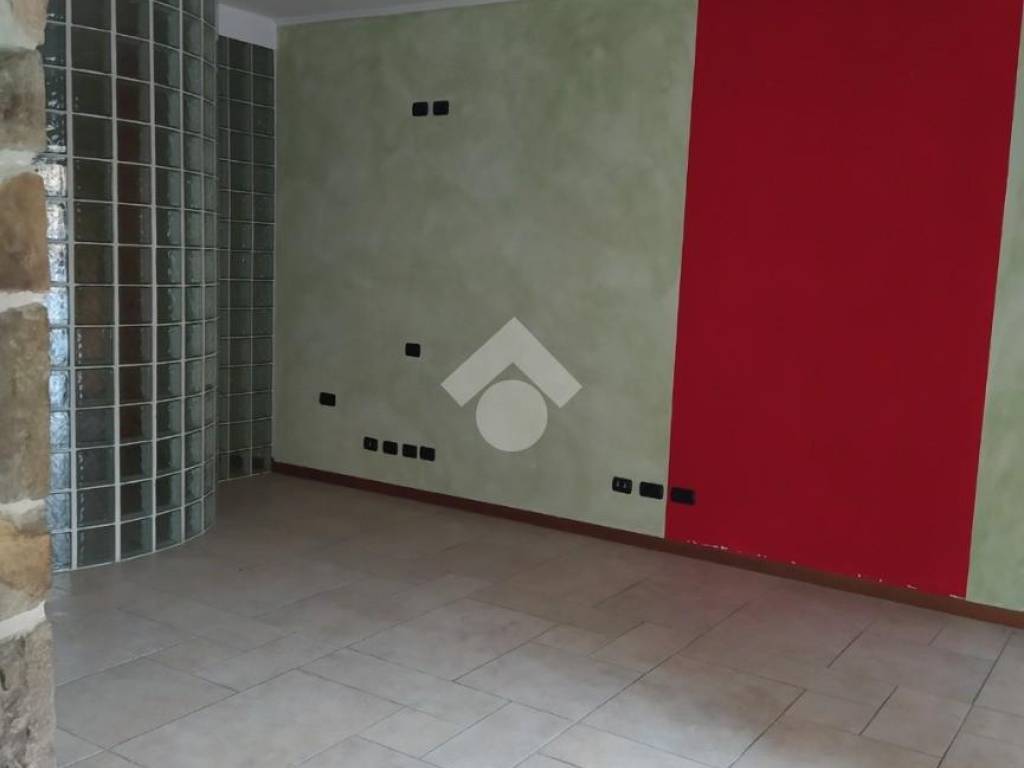 negozio in affitto a Gorlago