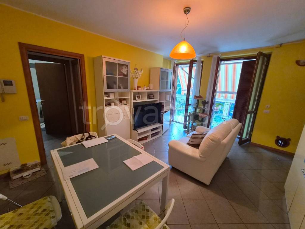 appartamento in affitto a Gorlago in zona Borghetti