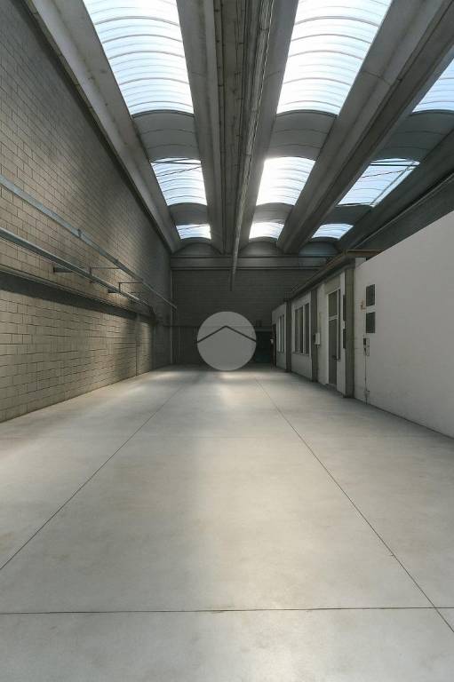 locale commerciale in affitto a Gorle