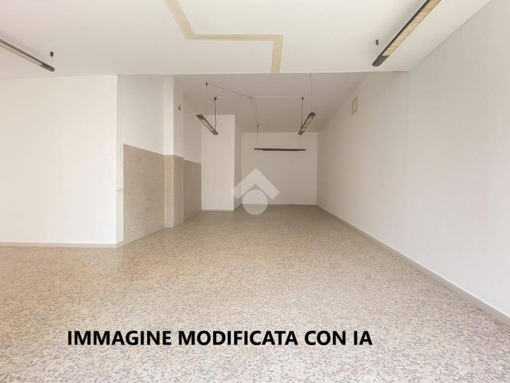 locale commerciale in affitto a Gorle