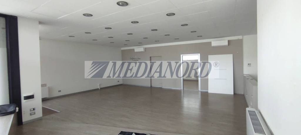 negozio in affitto a Gorle