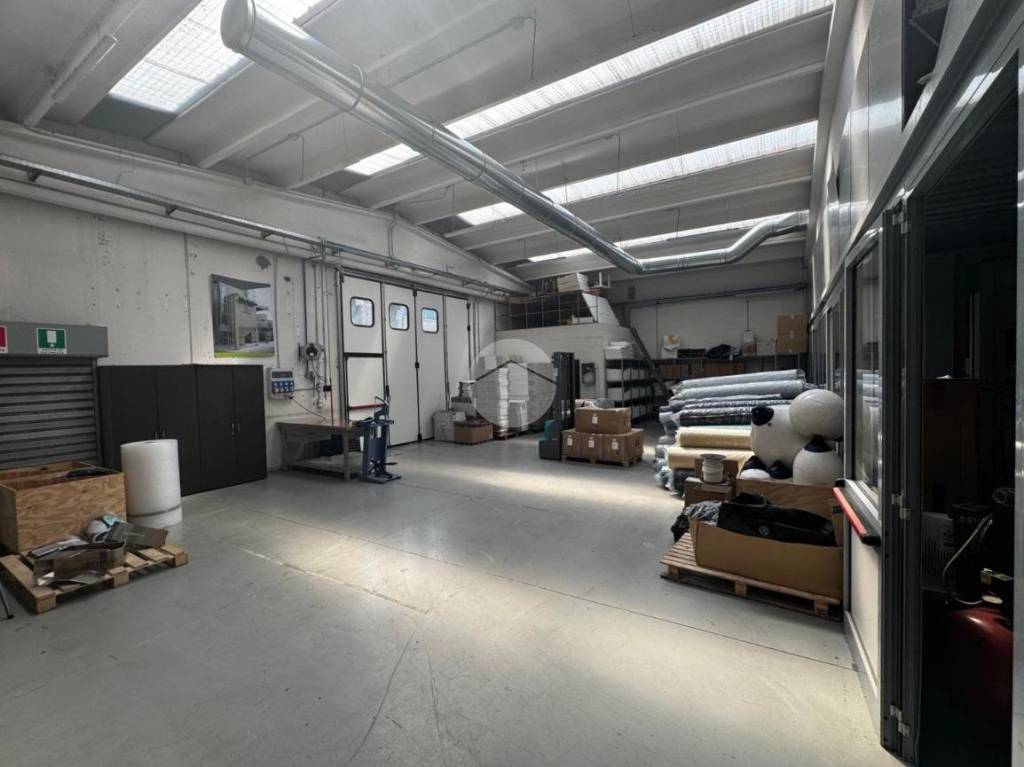 capannone in affitto a Grassobbio