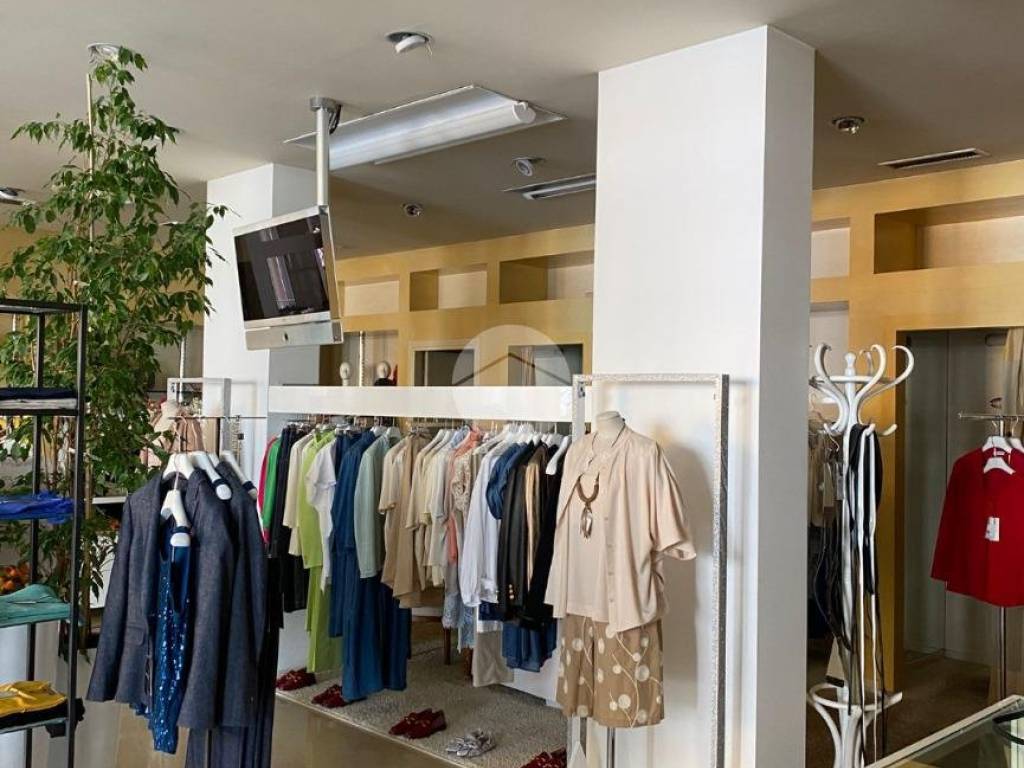 negozio in affitto a Grassobbio