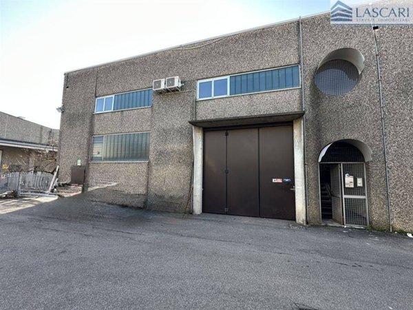 locale commerciale in affitto a Grassobbio