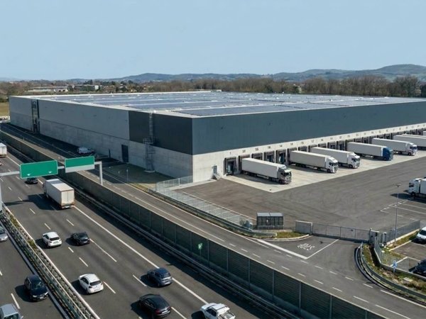 locale commerciale in affitto a Grassobbio