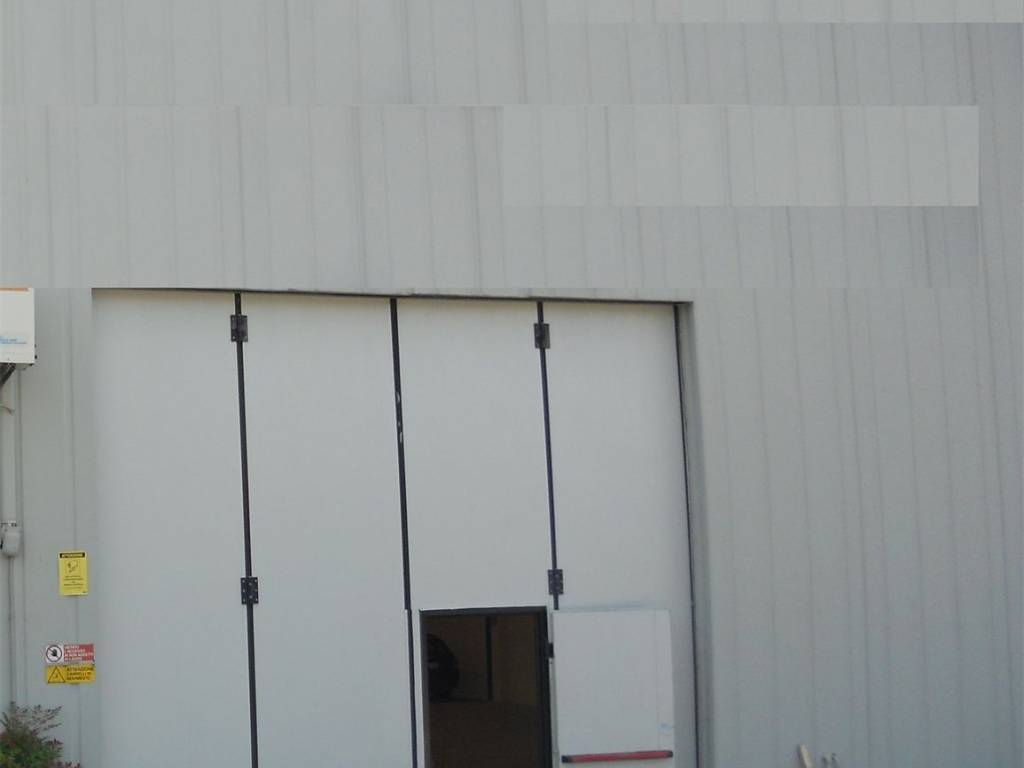 locale commerciale in affitto a Grassobbio