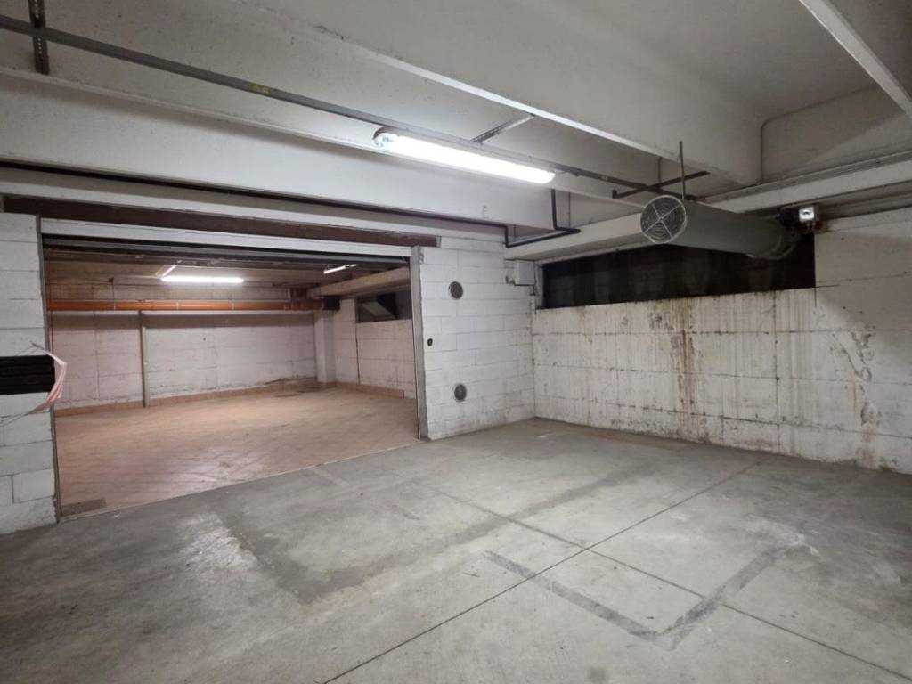 locale commerciale in affitto a Grassobbio