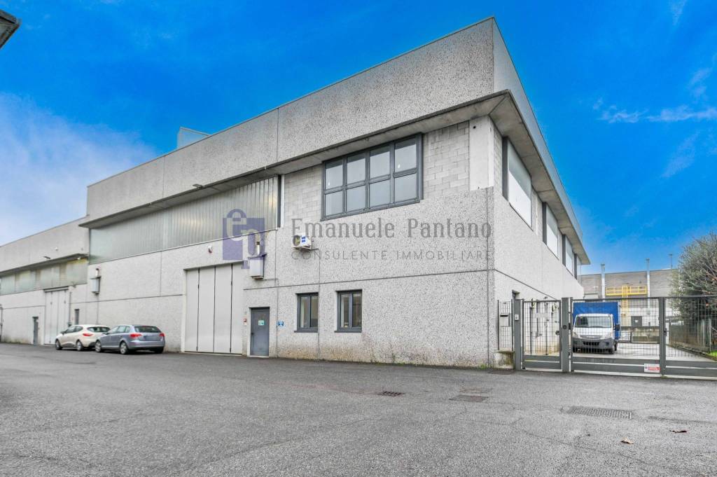 locale commerciale in affitto a Grumello del Monte