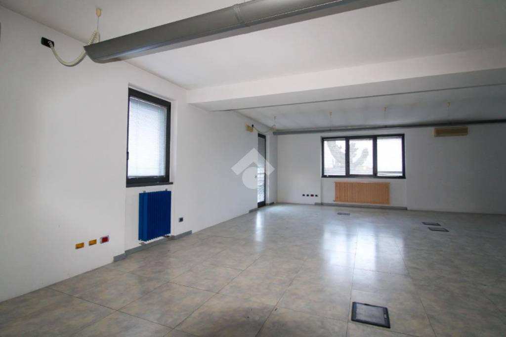 ufficio in affitto a Lallio