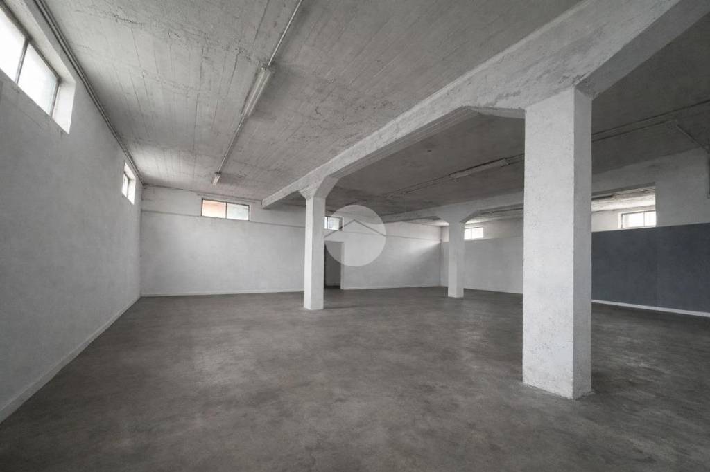 locale commerciale in affitto a Lallio