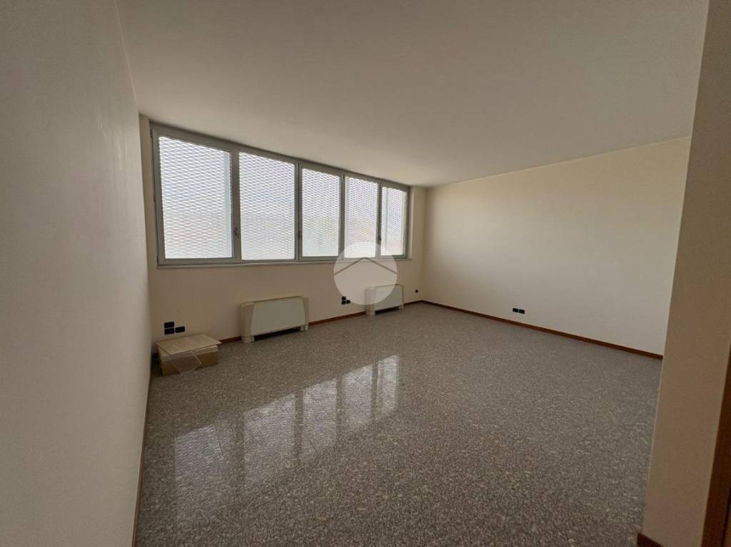 ufficio in affitto a Lallio