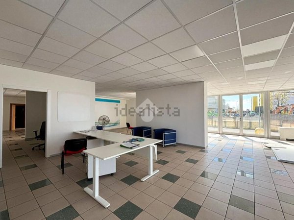 negozio in affitto a Lallio