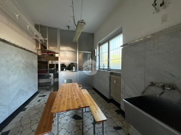 locale commerciale in affitto a Lallio