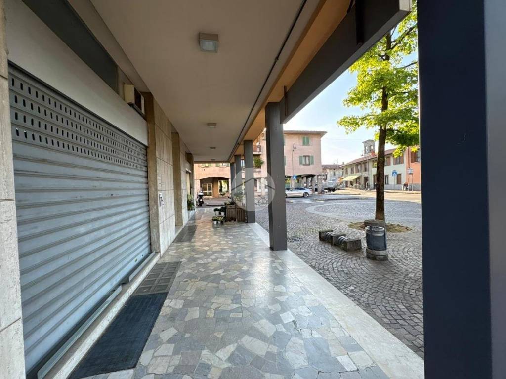 locale commerciale in affitto a Lallio