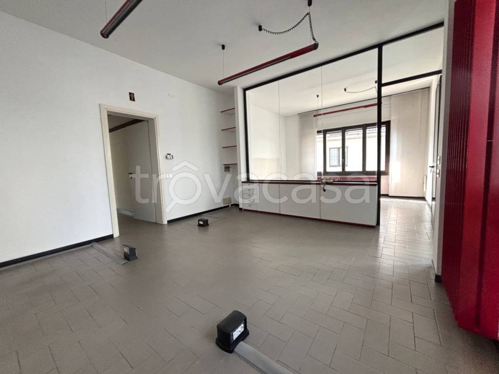 ufficio in affitto a Leffe