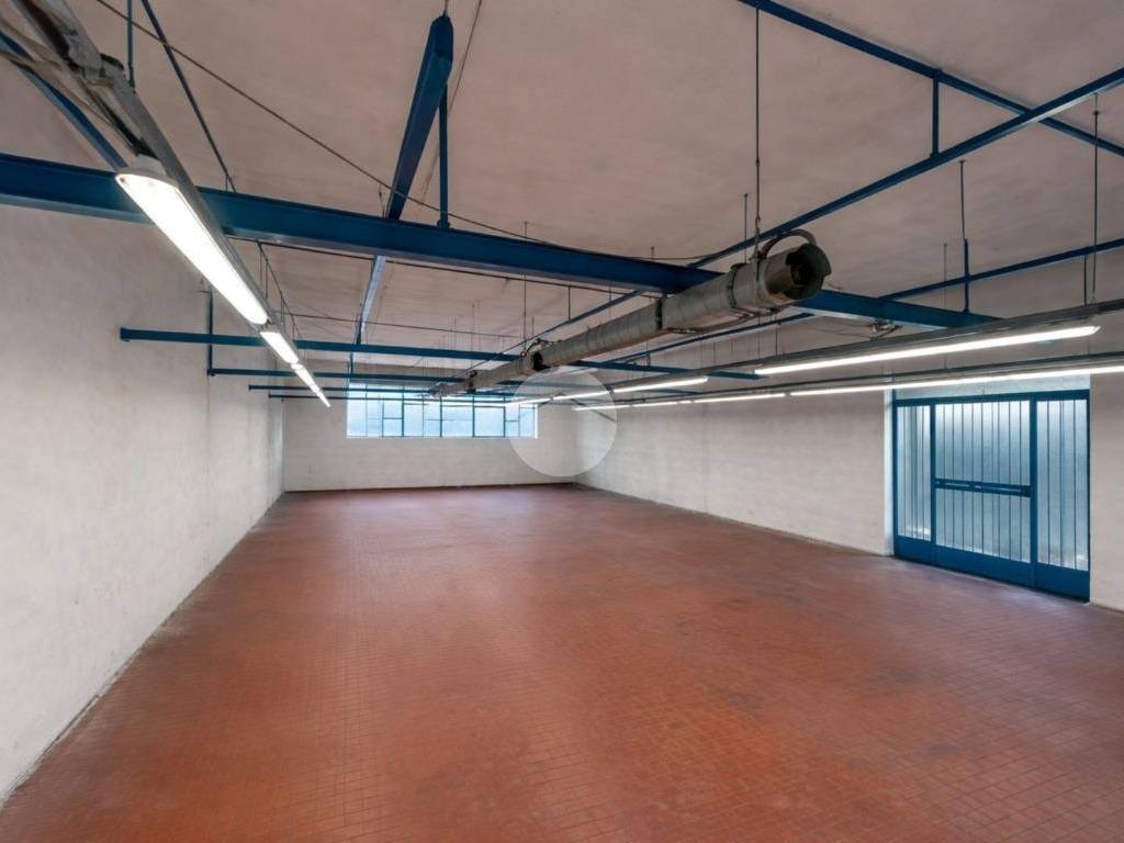 locale commerciale in affitto a Levate