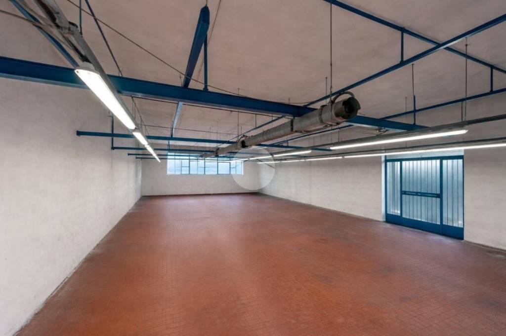 locale commerciale in affitto a Levate