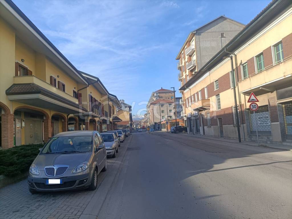 negozio in affitto ad Alpignano