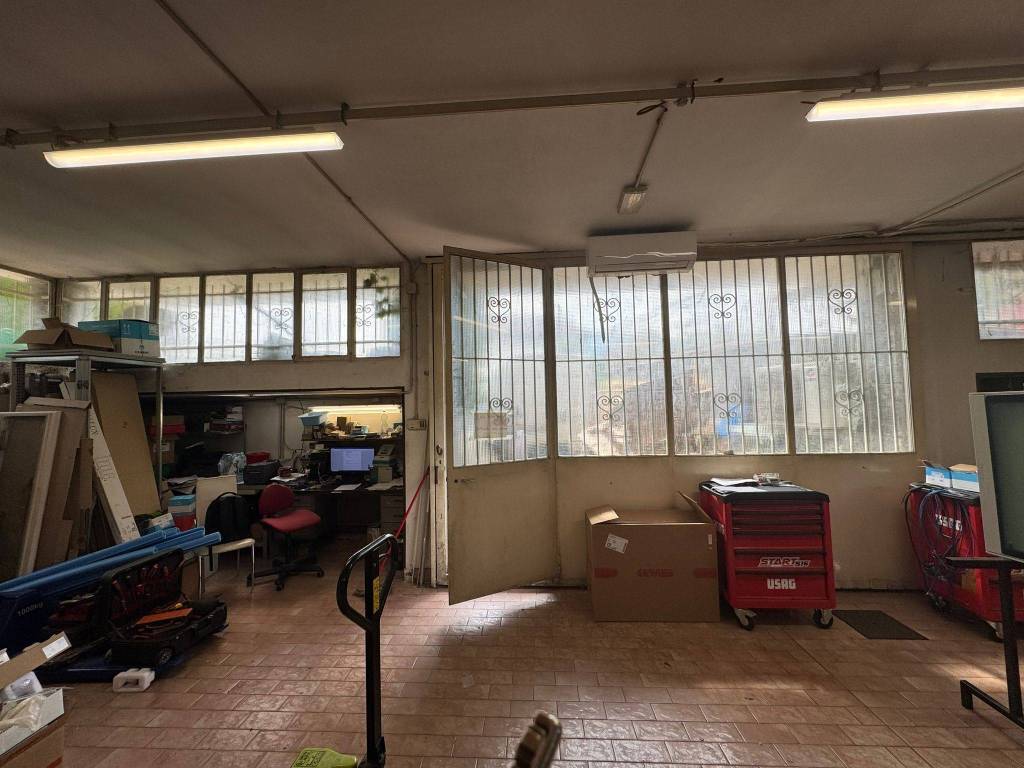 locale commerciale in affitto ad Alpignano