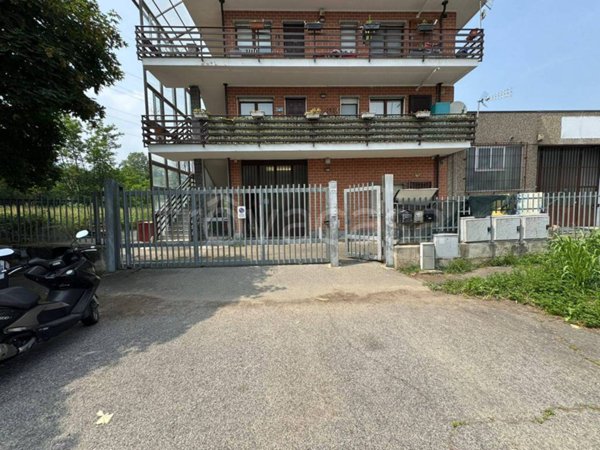 locale commerciale in affitto ad Alpignano