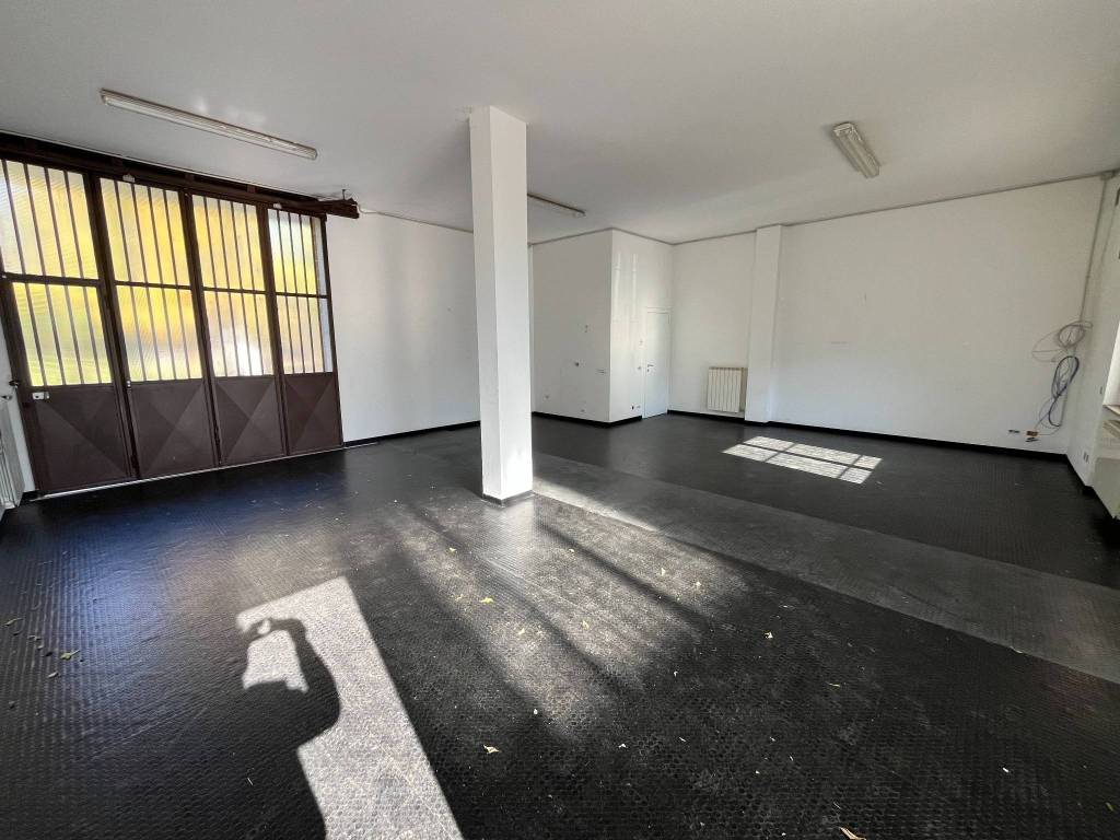 locale commerciale in affitto ad Alpignano