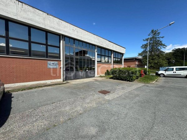 locale commerciale in affitto ad Alpignano
