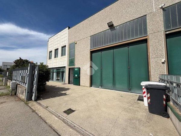 locale commerciale in affitto ad Alpignano