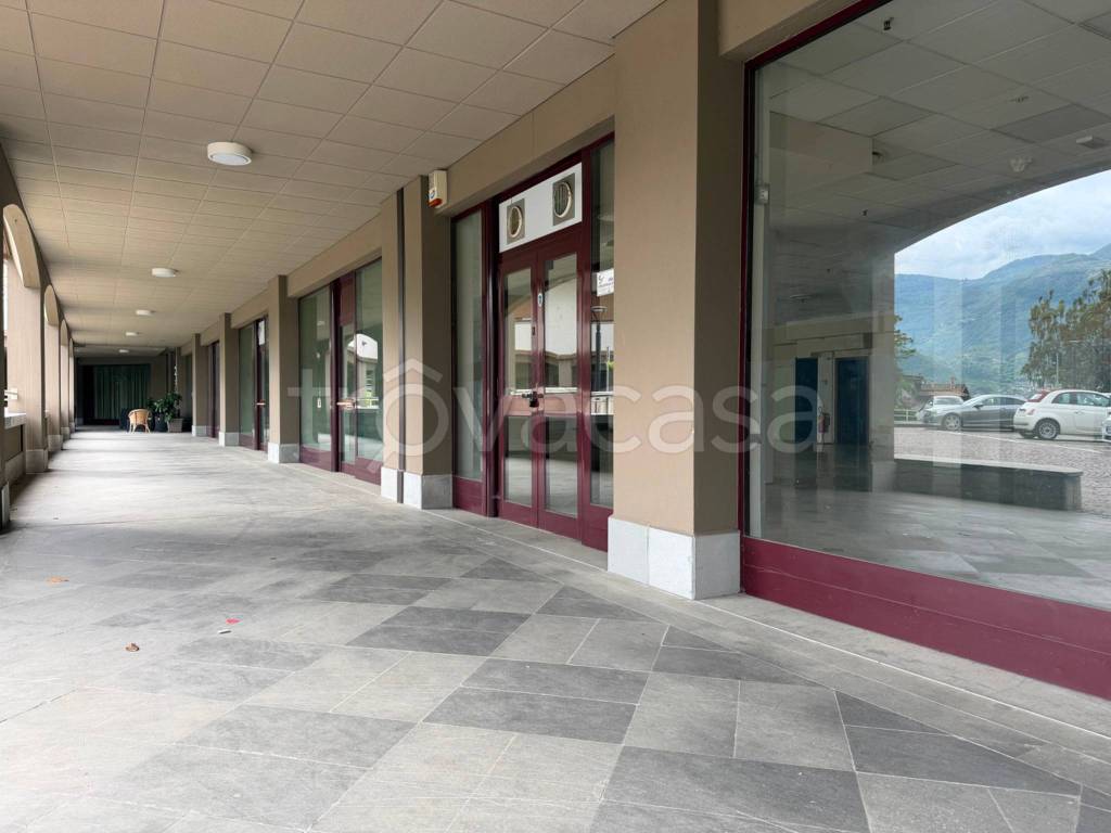 negozio in affitto a Lovere